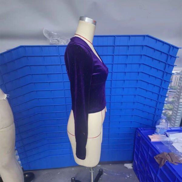 Blusa sexy de terciopelo de color liso con escote en V para mujer