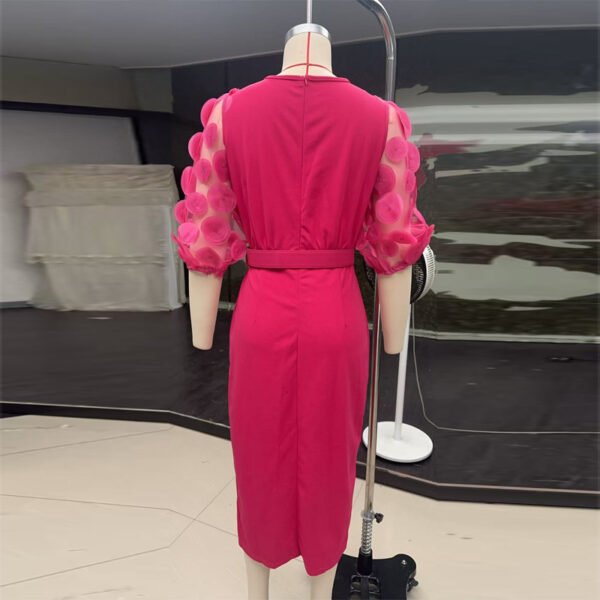 Vestido ajustado con mangas de encaje y lunares para mujer