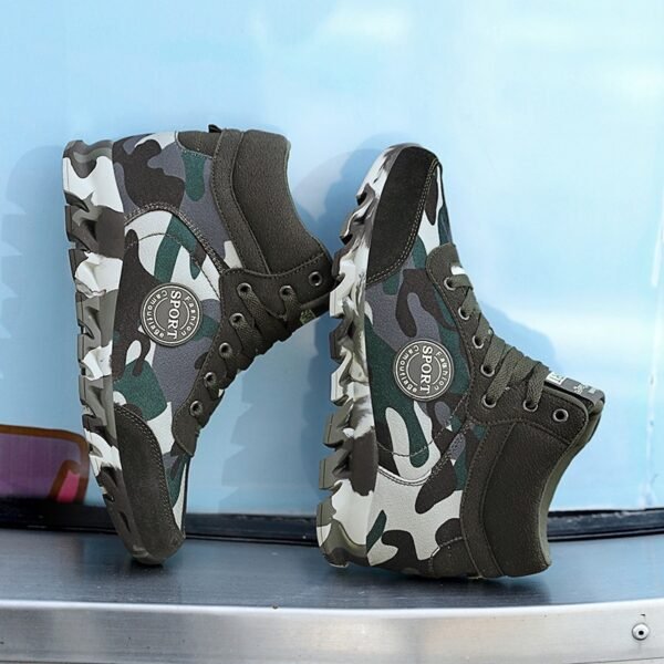 d55718f3-880c-4ff7-9861-f93483fea8c7.jpg Zapatillas deportivas informales con diseño de camuflaje para mujer