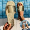 46b0af2b-951b-41fc-bcc6-a1c7c9b9847d.jpg Sandalias planas de punta cuadrada de verano con textura de cocodrilo para mujer