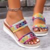Sandalias tejidas con patrón ondulado de moda